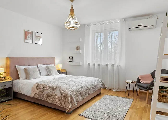 Herman Park View Cozy 1 *