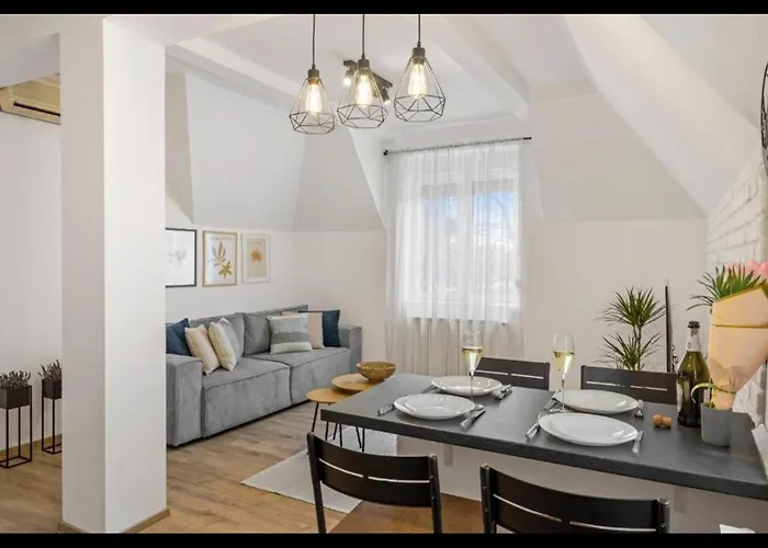 Herman Park View Cozy 1 *